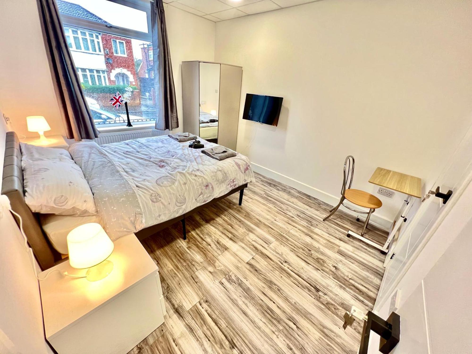 Lux En-Suite Coop Arena Mancity Stadium Piccadilly Manchester Exterior photo